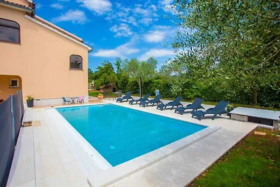 Ferienwohnung mit Pool und Klimaanlage