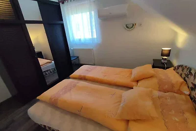 Ferienhaus mit Pool, Klimaanlage und WLAN