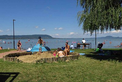 Ferienwohnung mit grossem Balkon, nur 250 m v