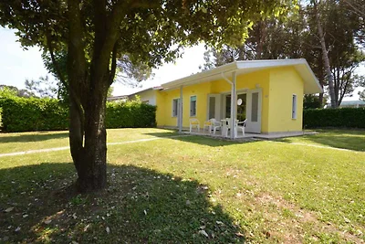 Bungalow mit Privatgarten und Klimaanlage