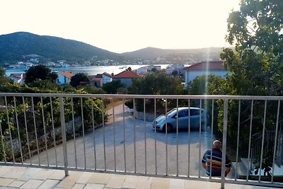 Gemütliche Ferienwohnung Nar mit Meerblick in