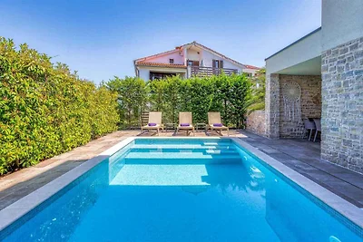 Ferienwohnung mit Pool und Klimaanlage
