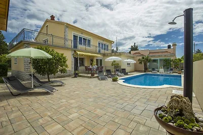 Villa mit Privatpool