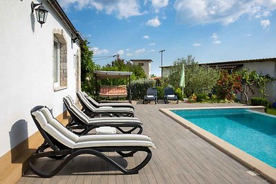 Ferienwohnung mit Pool und Spielplatz