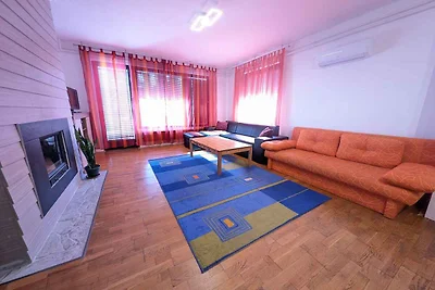 Ferienwohnung mit Terrasse, Klimaanlage und