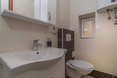 Ferienwohnung Mit Klimaanlage und Terasse