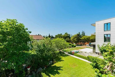 Gemütliche Ferienwohnung Ivo mit Balkon und G