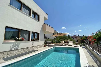 Villa mit Klimaanlage und Pool