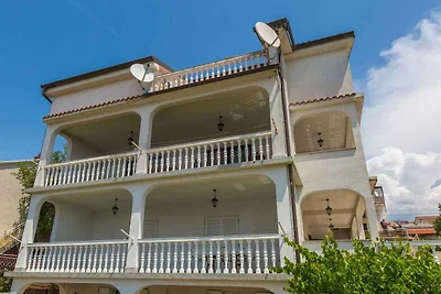 Ferienwohnung mit Terrasse und Meerblick