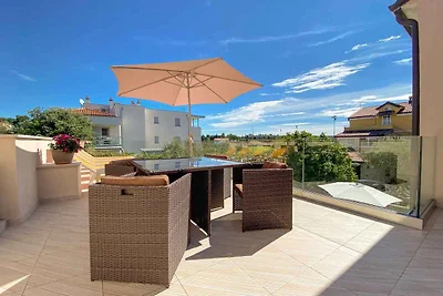 Ferienwohnung mit grosszügigem Balkon mit Tis