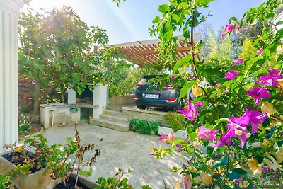 Ferienwohnung mit Terrasse und Grill