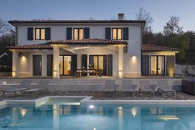 Villa mit Pool