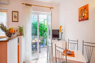 Ferienwohnung mit schöner Terrasse, in der Nä