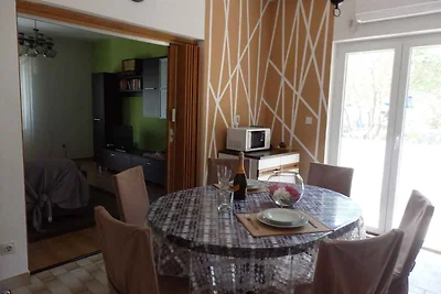 Ferienwohnung mit Klimaanlage und Terrasse