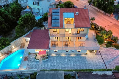 Ferienwohnung mit Pool, Grill und Klimaanlage