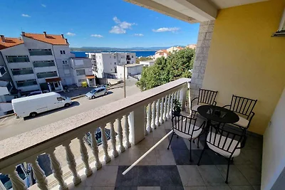 Studio mit Klimaanlage und Balkon