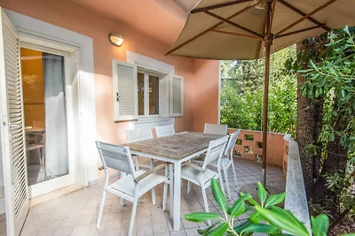 Villa mit Klimaanlage, Pool und Terrasse