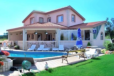 Ferienwohnung mit Pool und Meerblick