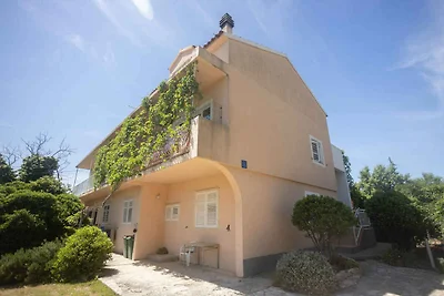 Ferienwohnung mit Klimaanlage und Balkon