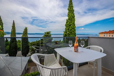 Ferienwohnung mit Meerblick und Pool