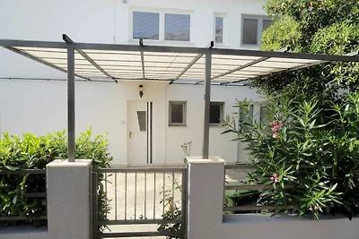 Ferienhaus mit Terrasse und Grill