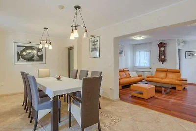 Ferienhaus mit Pool und Sauna
