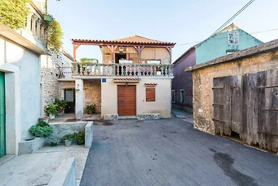 Gemütliche Ferienunterkunft Moskva in Sukošan