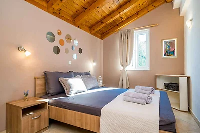 Ferienwohnung mit Garten und Klimaanlage