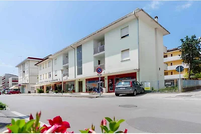 Ferienwohnung mit Klimaanlage und Balkon