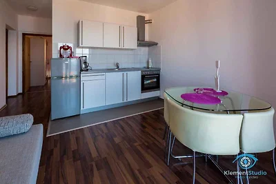 Ferienwohnung mit Poolnutzung und Meerblick