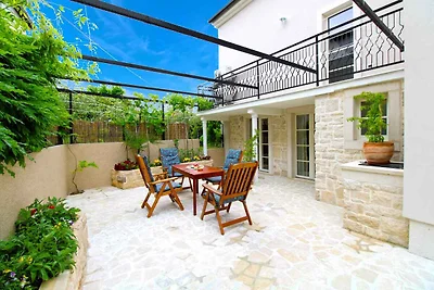 Ferienhaus mit grosser Terrasse und Grill