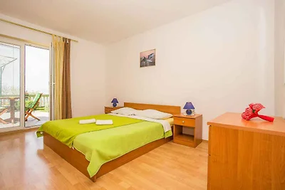 Apartment mit 1 Schlafzimmer, Meerblick und G