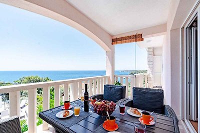 Ferienwohnung mit einen Balkon und Meerblick