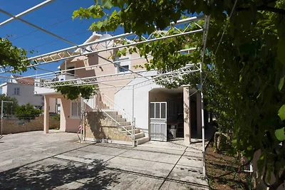 Apartment für bis zu 5 Personen mit Terrasse,