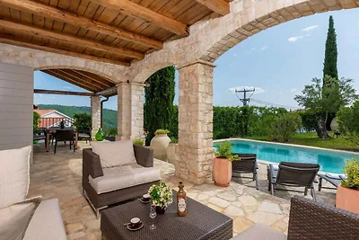 Villa mit Klimaanlage und Pool