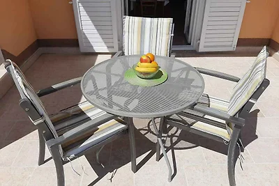 Ferienwohnung mit Terrasse und Grill