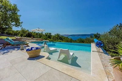 Ferienhaus mit Klimaanlage und Aussenpool