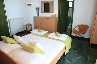 Ferienhaus mit Aussenpool