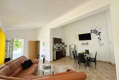 Ferienwohnung mit Terrasse und Klimaanlage