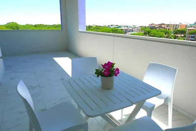 Studio mit Klimaanlage und Balkon