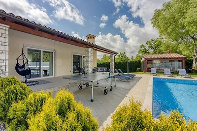 Villa mit Swimmingpool, Sauna, Whirlpool und