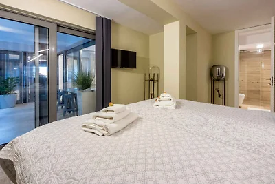 Ferienwohnung mit Terrasse und Whirlpool