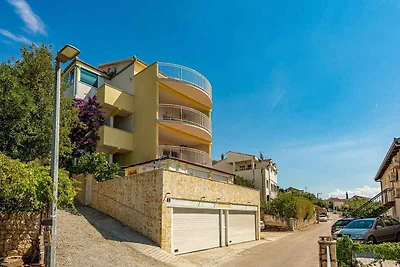 Ferienwohnung mit Pool und Meerblick