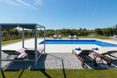Villa mit Klimaanlage und Pool
