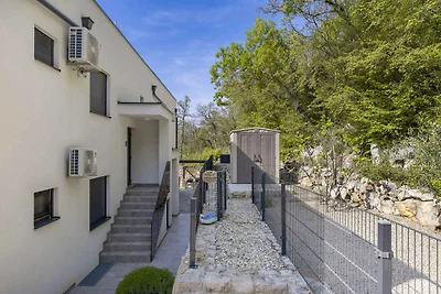 Ferienwohnung mit Garten, Balkon und