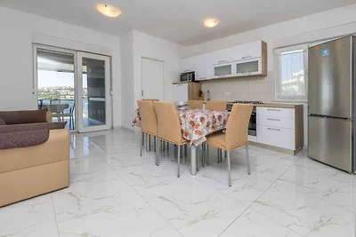 Ferienwohnung mit Balkon und Meerblick