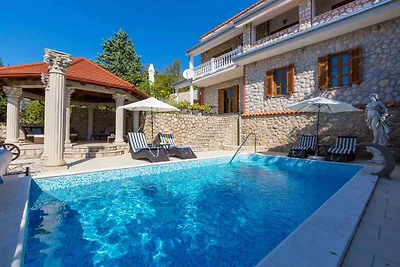 Ferienwohnung mit Pool zur gemeinsamen