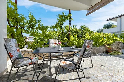 Ferienwohnung mit Terrasse und Grill