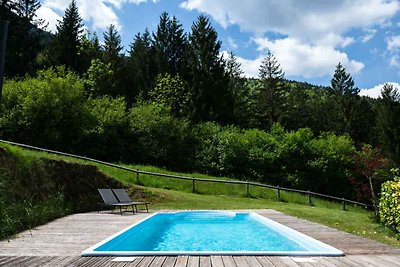 Ferienwohnung mit Pool in der Nähe des