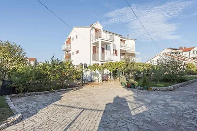 Studio mit Balkon und Klimaanlage